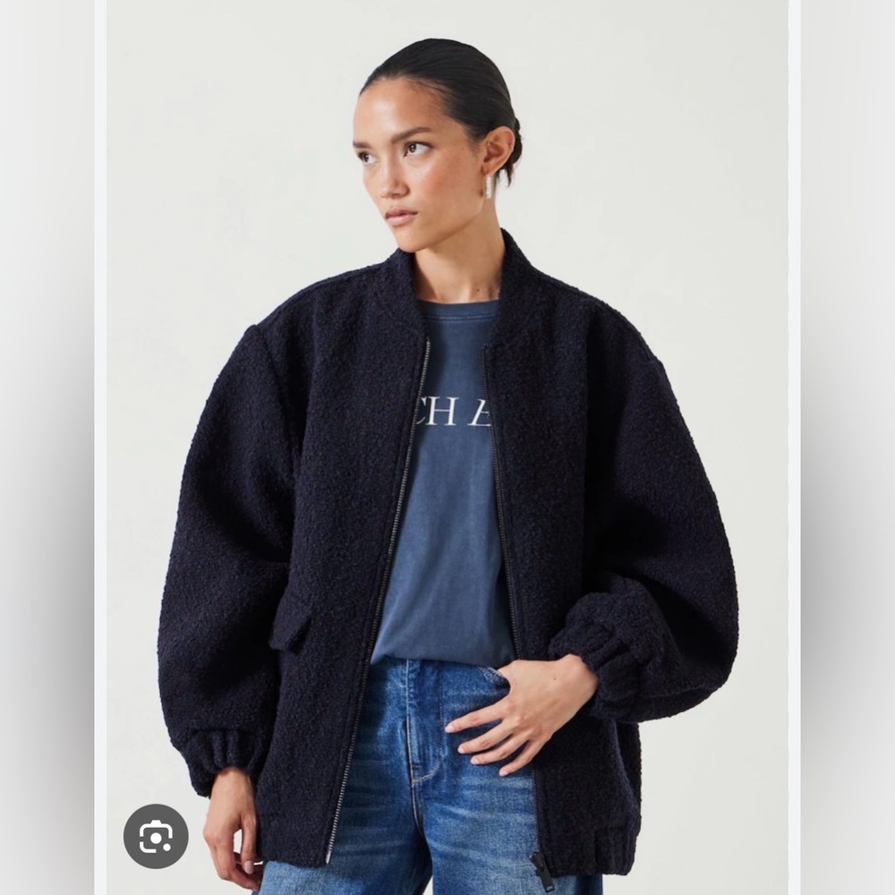NWT viral Zara Oversized boucle bomber jacket, navy blue